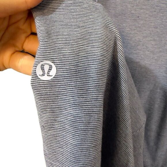 Lululemon Womens Yogini 5 Year Long Sleeve Tee Size Small - Picture 5 of 7